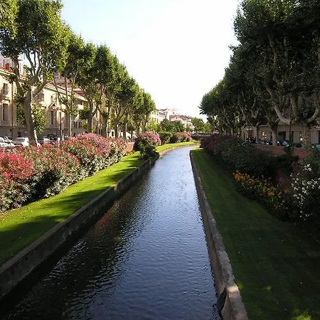 Отель Alexander 2*