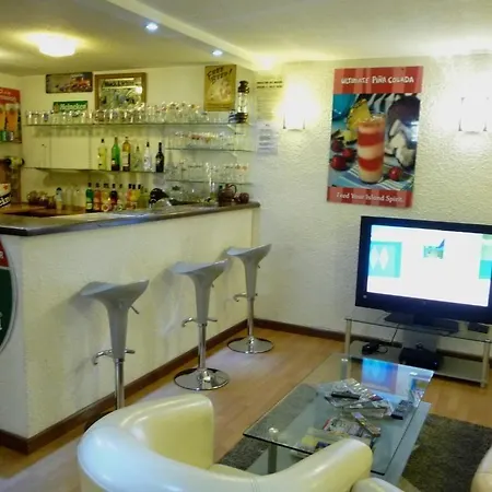 Alexander Отель Перпиньан